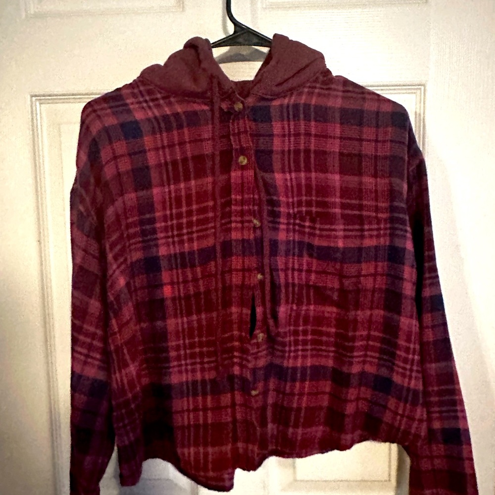 Woman’s American Eagle cropped button up flannel with a hood BRAND NEW WO TAGS